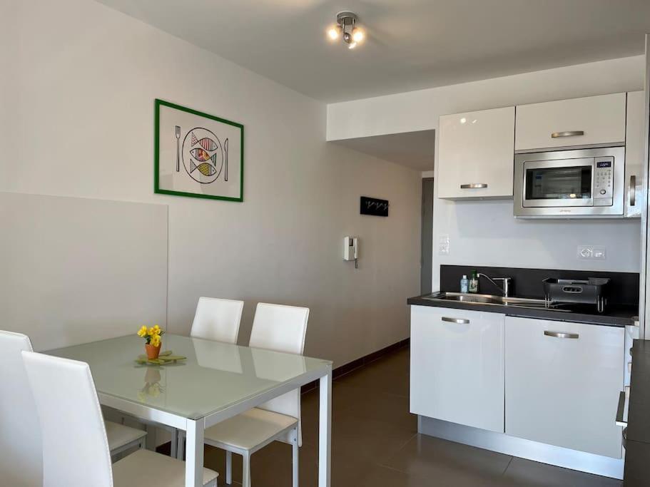 17 - Appartement Neuf, Parking Terrasse Et Jolie Vue Bandol Luaran gambar