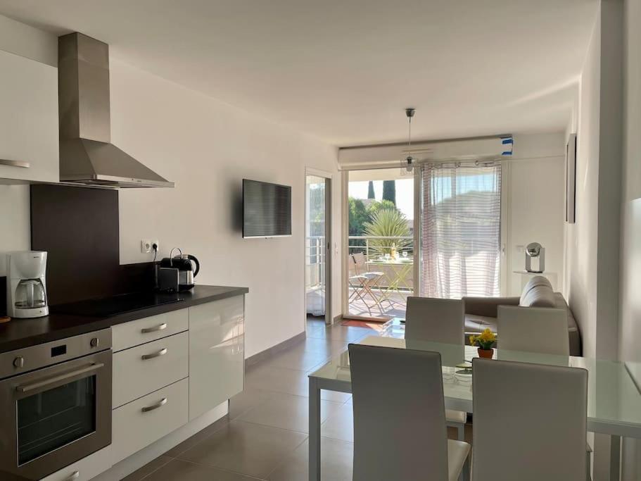 17 - Appartement Neuf, Parking Terrasse Et Jolie Vue Bandol Luaran gambar