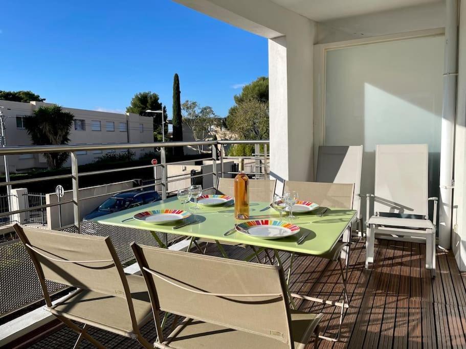 17 - Appartement Neuf, Parking Terrasse Et Jolie Vue Bandol Luaran gambar
